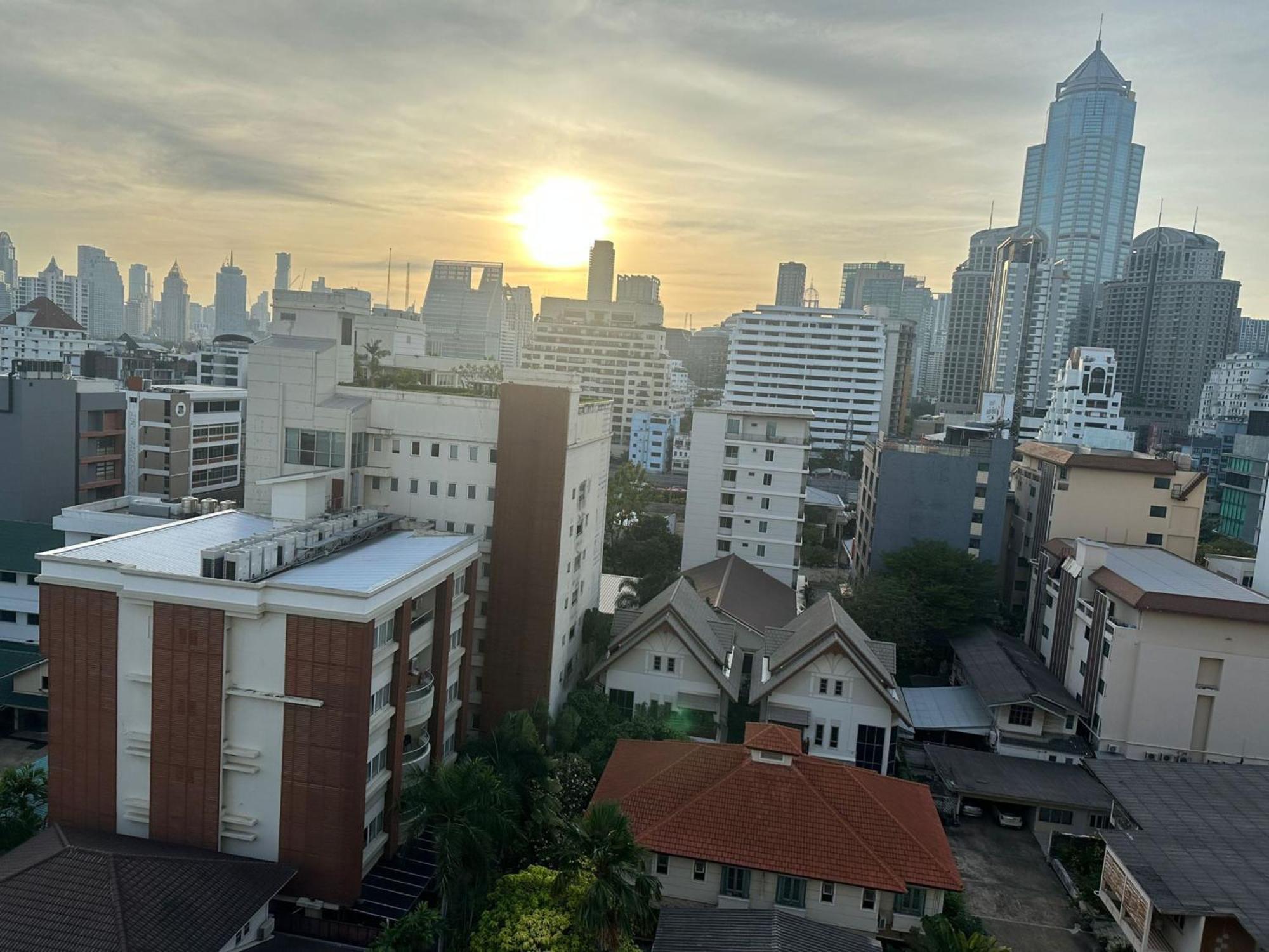 Hotel Omni Tower Sukhumvit Nana Direct Bangkok Exteriér fotografie