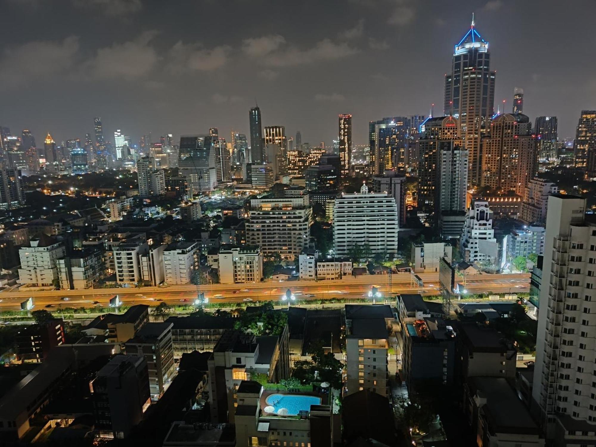 Hotel Omni Tower Sukhumvit Nana Direct Bangkok Exteriér fotografie